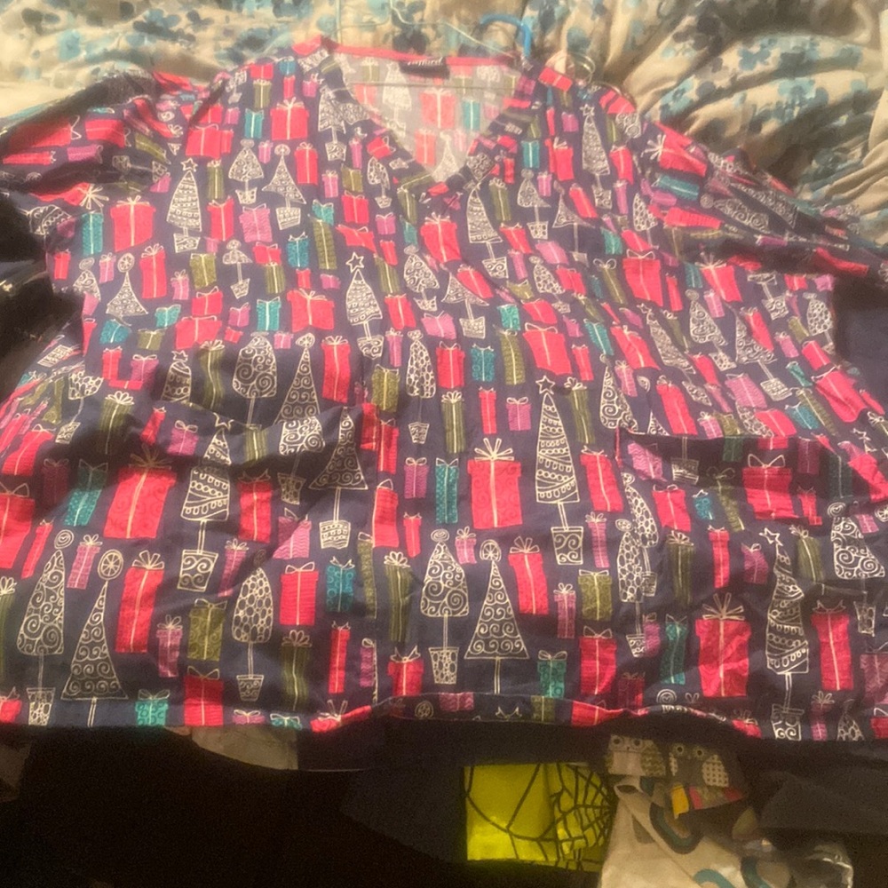 Tafford 3xl scrub top